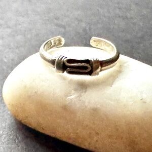 Sterling silver adjustable toe ring